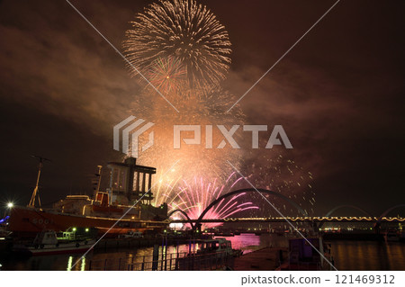 煙火與音樂一起<ISOGAI煙火劇場名古屋港> 121469312