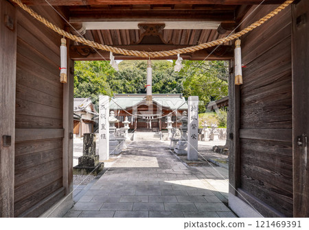 Hakusan Shrine (Miki Town, Kagawa Prefecture) is located at the foot of Mt. Hakusan, also known as Miki Fuji. Hakusan Shrine (Miki Town, Kagawa Prefecture) is located at the foot of Mt. Hakusan, also known as Miki Fuji. 121469391