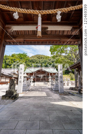 Hakusan Shrine (Miki Town, Kagawa Prefecture) is located at the foot of Mt. Hakusan, also known as Miki Fuji. 121469399