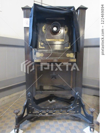The Anthony-type studio camera is a professional wooden camera used in photo studios from the Taisho period to the early Showa period. 121469894