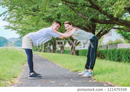 做健身房的資深夫婦 121470399