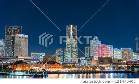 Panorama of the Minato Mirai night view from Osanbashi Pier in Kanagawa Prefecture 121470405