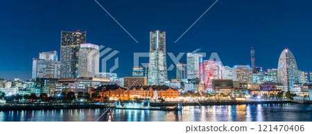 「神奈川縣」從大碼頭看到的港未來夜景全景 121470406