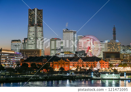 Night view of Yokohama Minato Mirai 121471095