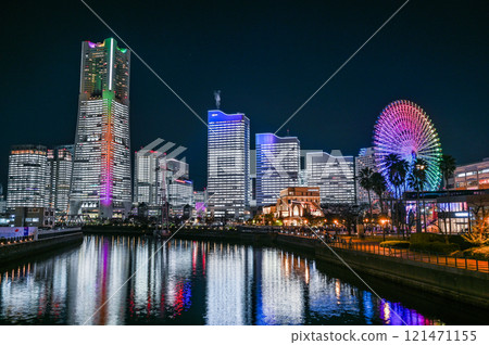 Night view of Yokohama Minato Mirai 121471155