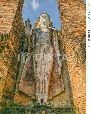 Buddha statue at Wat Mahathat Maha That temple, Sukhothai, Thailand 121472028
