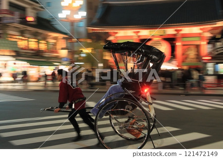 Rickshaws racing through Asakusa 121472149