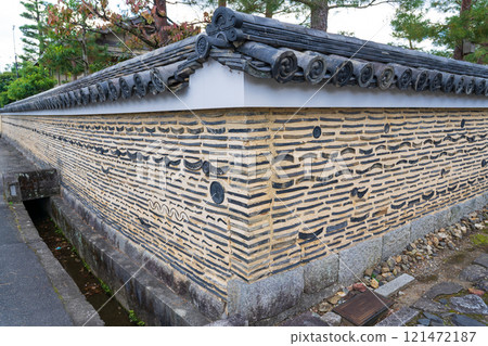 京都市北區大德寺的古老土牆，其圖案由來自大德寺的舊瓷磚製成 121472187