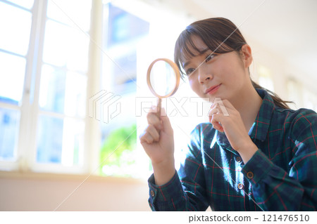 Female portrait 121476510