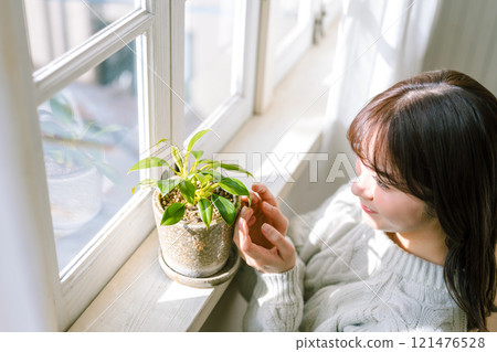 Female portrait 121476528