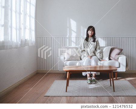 Female portrait 121476532