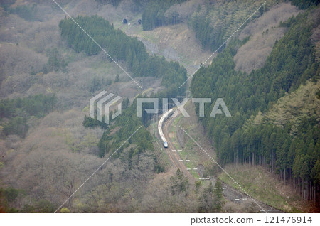 山形新幹線板谷赤岩 JR 東日本 E3 系列（山形）翼 121476914