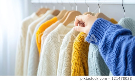Choosing the Perfect Sweater for Cold Weather Travel 121478028