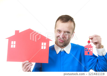 Real estate man with house model and keys 121481119