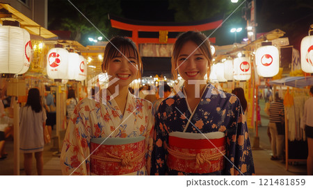 Japanese women in yukata have fun at Kushida Shrine in Fukuoka. 121481859