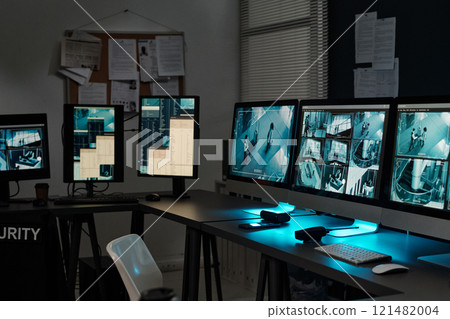 Monitors with records of cctv video Monitors with records of cctv video 121482004