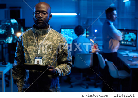 Reading online data on tablet screen 121482101
