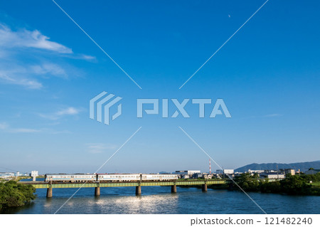 [Koutoku Line] Evening local train bound for Itano 121482240