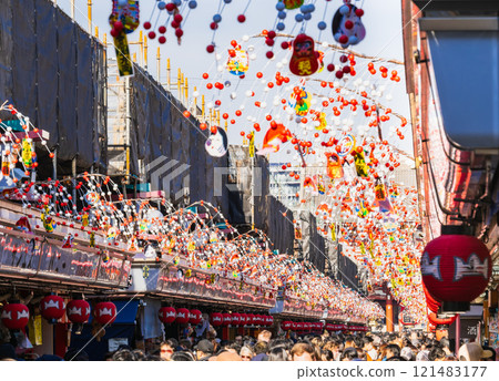 Sensoji Temple Nakamise *Some parts are soft focus 121483177