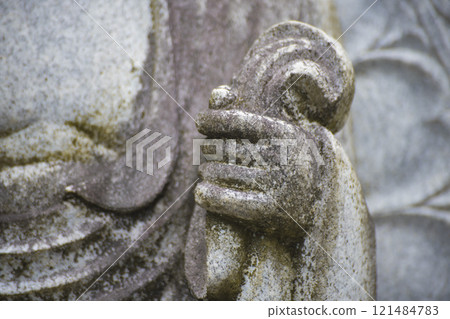 The hands of Akshobhnoi Buddha at Shofukuji Temple on Mount Kongo [Traditional Image] 121484783