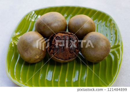 Arhat fruit, Buddha fruit, monk fruit (Luo han guo) 121484899