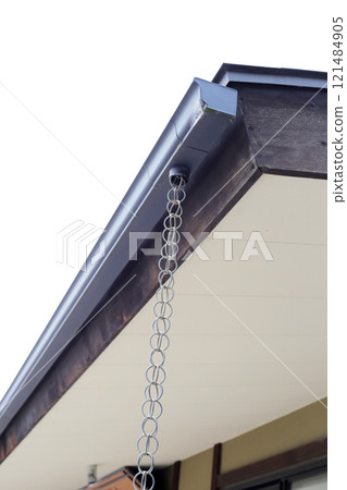 Japanese house rain gutter. Rain chains 121484905