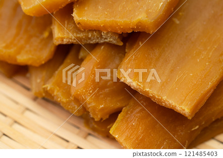 美味乾地瓜的特寫鏡頭 美味乾地瓜的特寫鏡頭 121485403