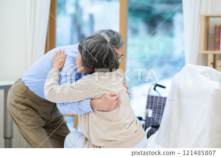 Elderly care image Nursing care image Senior nursing home 121485807