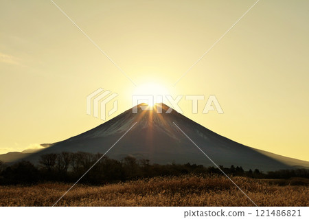 Diamond Fuji 121486821