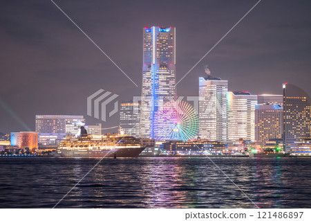<Kanagawa Prefecture> Night view of Yokohama Minato Mirai and special Yorunoyo illumination 121486897