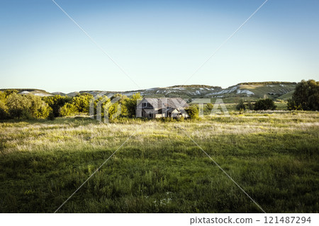 Old abandoned house Old abandoned house 121487294
