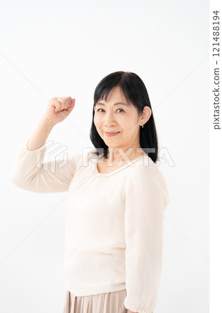 女高級肖像握拳 121488194