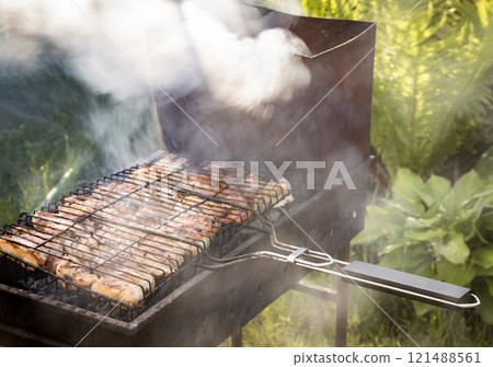 Fry the meat Fry the meat 121488561