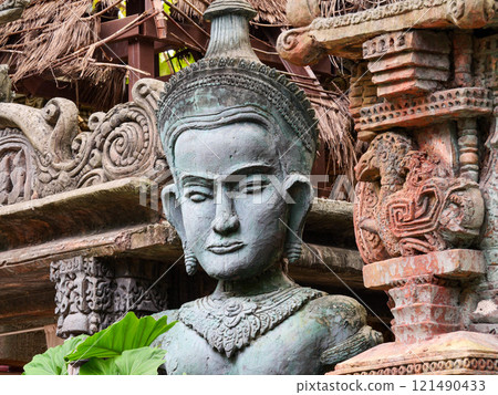 Statue of a person 121490433