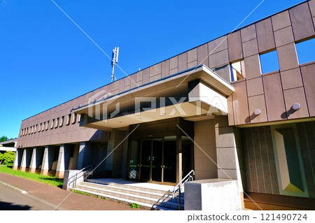 Hokkaido University Graduate School of Veterinary Medicine, Graduate School of Veterinary Medicine, School of Veterinary Medicine 121490724