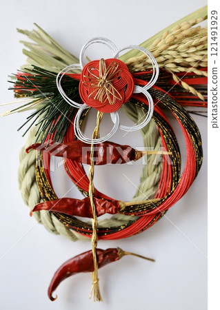 Japanese New Year decorations made from Japanese rice 121491929