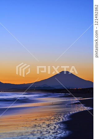 Evening view of Mt. Fuji from Shonan Tsujido Beach 121492862