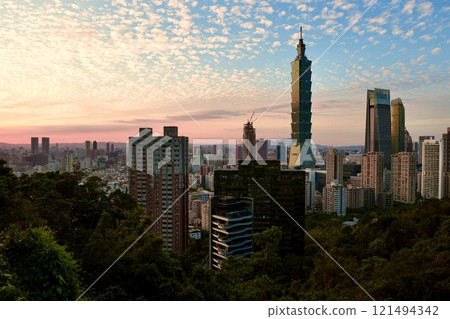 Cityscape/Evening Scenery "View of Taipei City from Xiangshan" 121494342