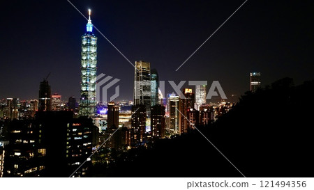 從象山看台北市夜景(台灣台北市信義區) 從象山看台北市夜景(台灣台北市信義區) 121494356