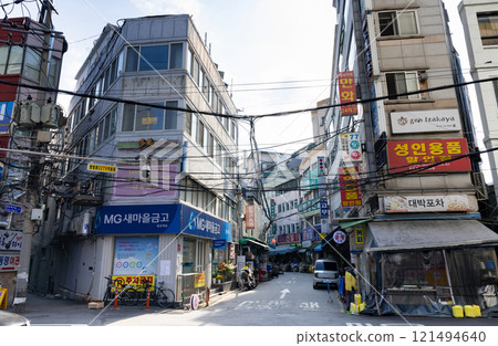 Streets near Dongdaemun, Seoul, Korea Streets near Dongdaemun, Seoul, Korea 121494640