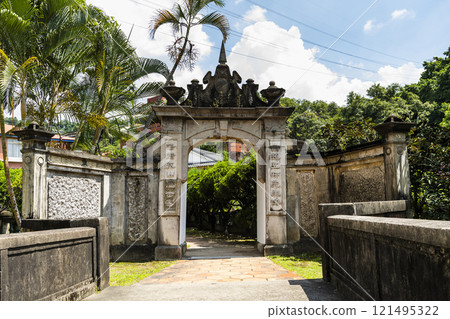 The beautiful view of Lin's Garden in Wufeng (Lai Yuen) in Taichung, Taiwan. It is one of the four famous gardens in Taiwan. 121495322