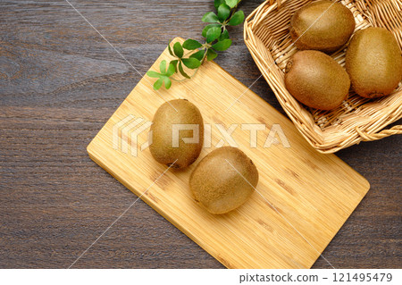Kiwi fruit	 121495479