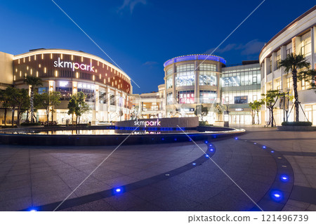 Night view of SKM Park Outlets Kaohsiung, Taiwan. It is a brand-new type of compound lifestyle outlet of Shin Kong Mitsukoshi. Night view of SKM Park Outlets Kaohsiung, Taiwan. It is a brand-new type of compound lifestyle outlet of Shin Kong Mitsukoshi. 121496739