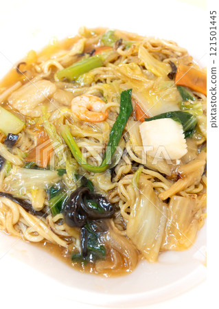Delicious convenience store food: mixed vegetable fried noodles with thickened sauce Delicious convenience store food: mixed vegetable fried noodles with thickened sauce 121501445