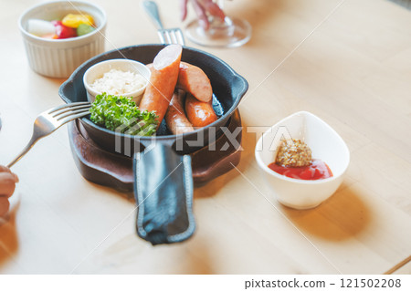 美味的精釀啤酒和奢華的小吃攝影合作：月岡啤酒廠 121502208