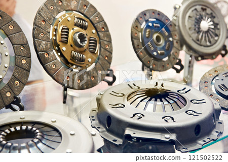 Clutch discs and pressure plates in car store Clutch discs and pressure plates in car store 121502522