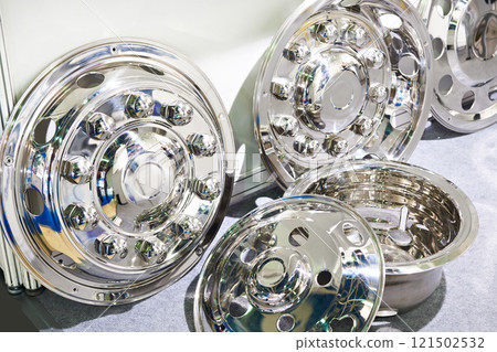 Decorative chrome hub caps for trucks 121502532