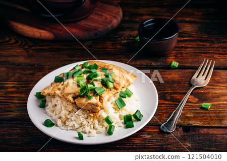 White rice with scrambled eggs with chicken and green onion White rice with scrambled eggs with chicken and green onion 121504010