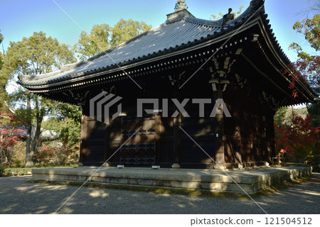 World Heritage Site Ninna-ji Temple Autumn Sutra Repository [Important Cultural Property] 121504512