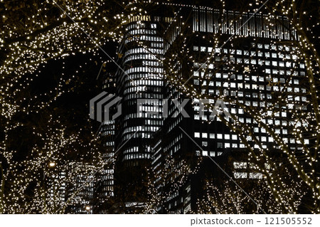 The winter streets of Osaka sparkling with illuminations. Photographed in Nakanoshima, Osaka The winter streets of Osaka sparkling with illuminations. Photographed in Nakanoshima, Osaka 121505552